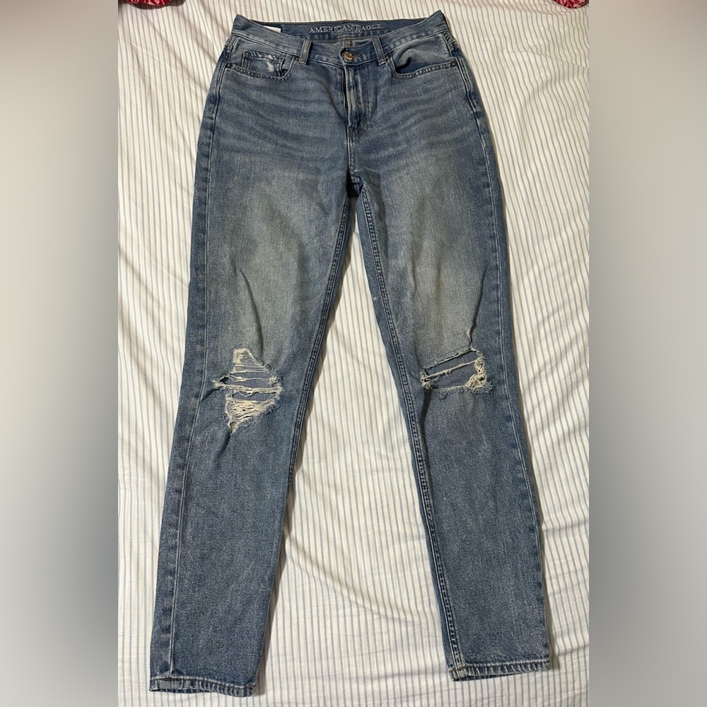 American Eagle mom jeans